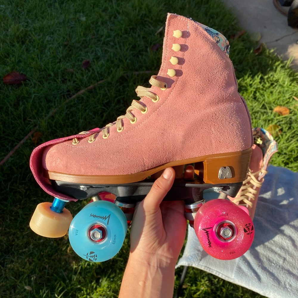 Moxi roller skates size 6